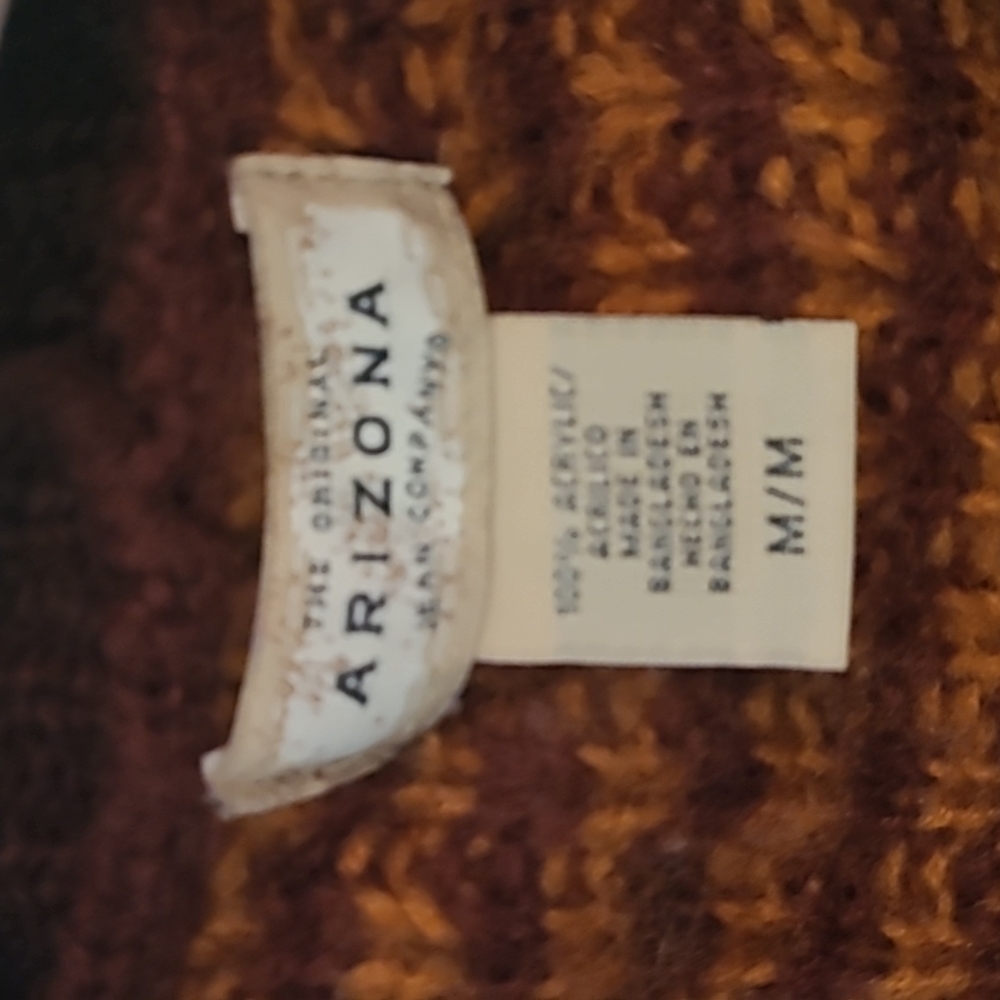 Retro-esque Pullover - Picture 2 of 3